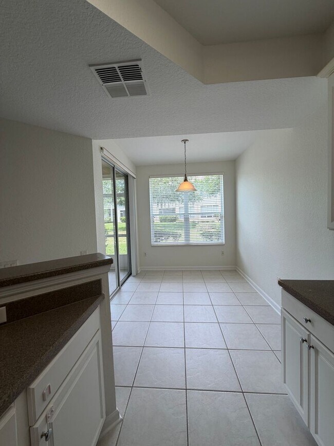 Building Photo - 5345 Maxon Terrace