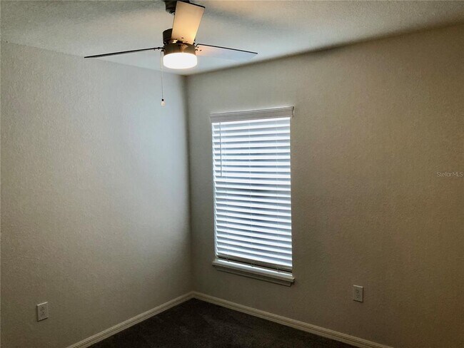 Building Photo - 332 Cascara Ln