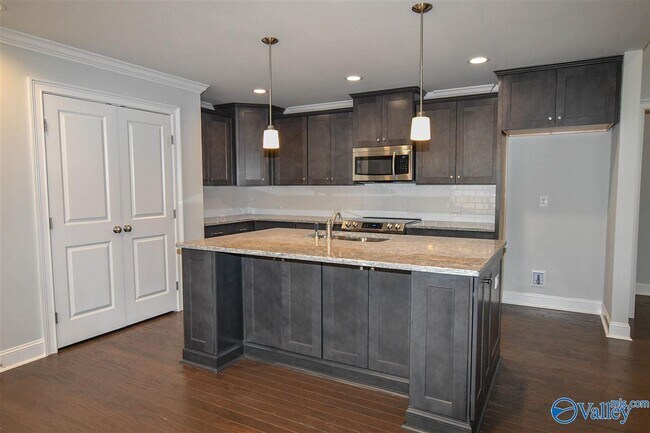 Building Photo - 113 Gary Allen Blvd