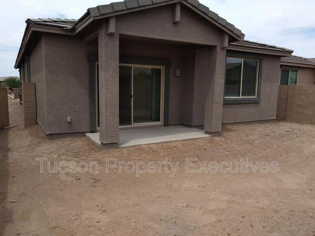 Building Photo - 10683 W Dickerson Dr