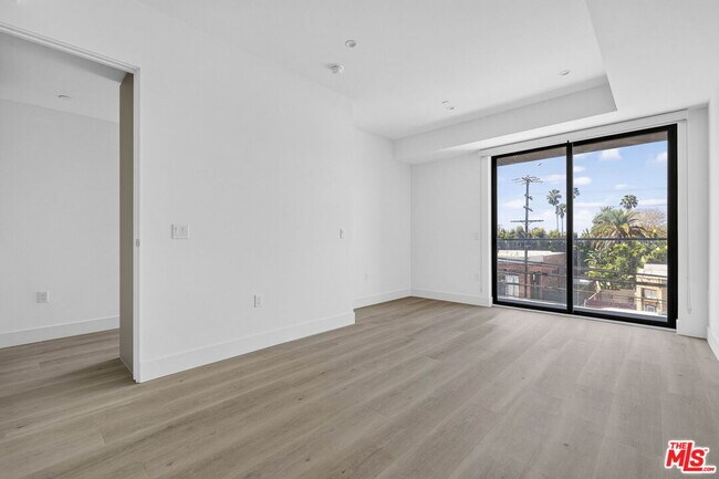 Building Photo - 1808 Lincoln Blvd