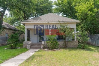 Building Photo - Cozy 2 Bedroom Home Near Historic Downtown Glen Rose
