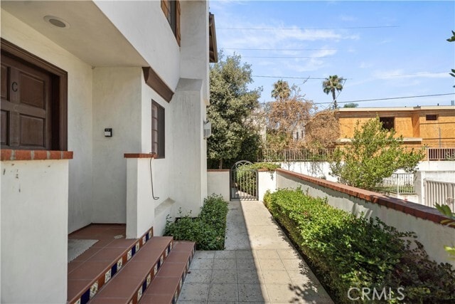 Building Photo - 1128 Huntington Dr