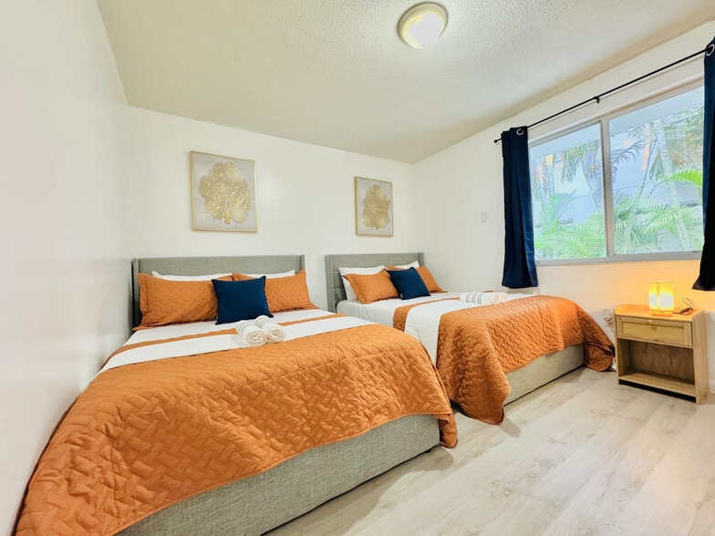 Building Photo - 828 SW 2nd St