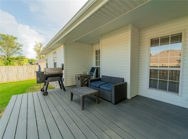 Building Photo - 3449 Mulberry Ln