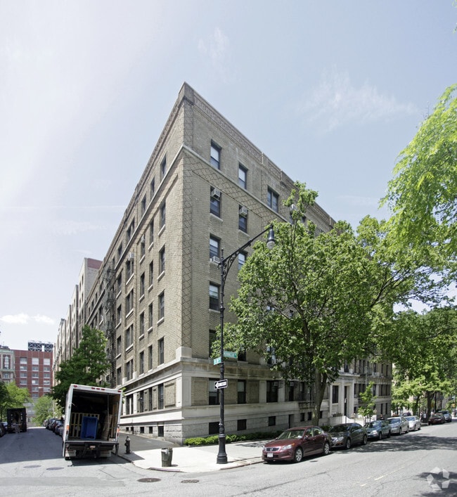 Primary Photo - St Valier