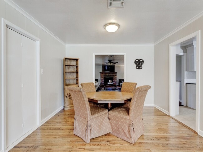 Building Photo - 3524 Corto Ave