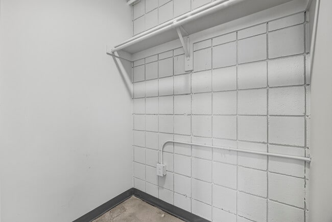 Building Photo - 415 S Weber St