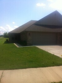 Building Photo - 1307B-1307B Clinic Ln