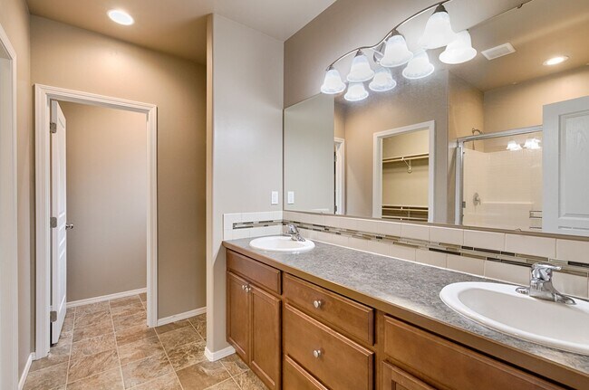 Building Photo - 10268 W Shelborne Dr