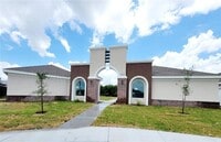 Building Photo - 2812 Rosemary Dr