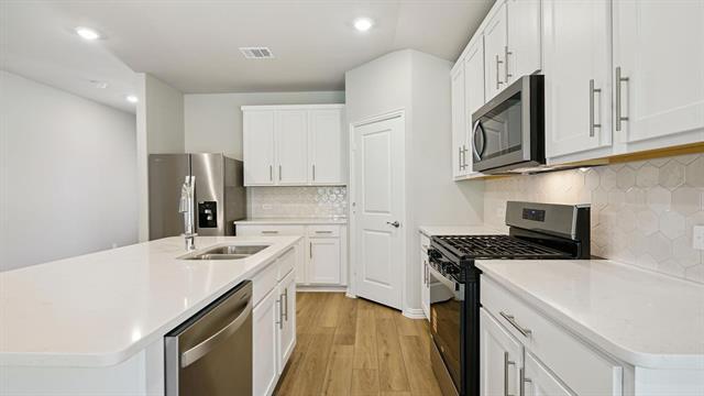 Building Photo - 821 Sunflower Rd