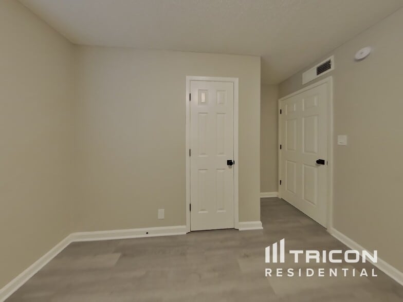 Building Photo - 12505 Conejo Rd NE