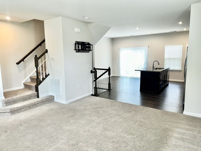 Building Photo - Amazing 3BD, 2.5BA End-Unit Townhome with 4th Bonus Room in the Heart of Durham