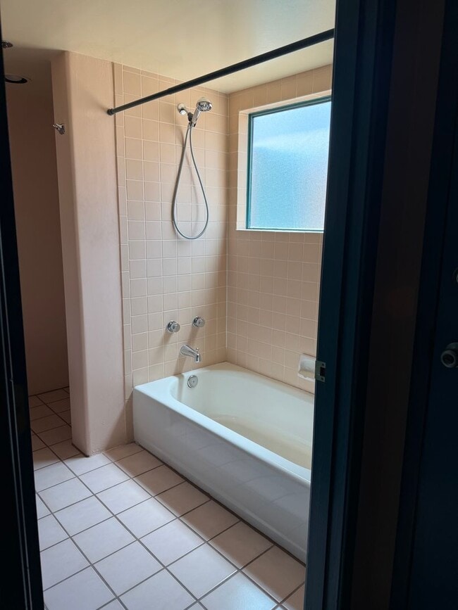 Building Photo - Southwest Casita in Convenient Location