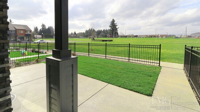 Building Photo - Beautiful 3BD Home in Orchards with Modern, Thoughtful Finishes & a Fenced Yard!