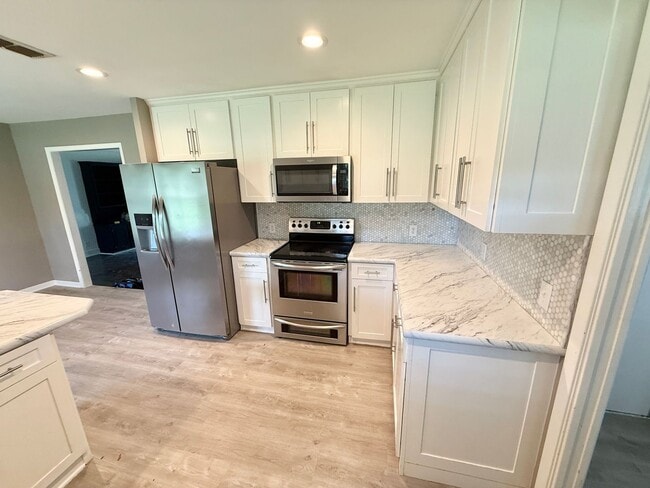 Building Photo - 4-bed/2-bath in South Tyler!