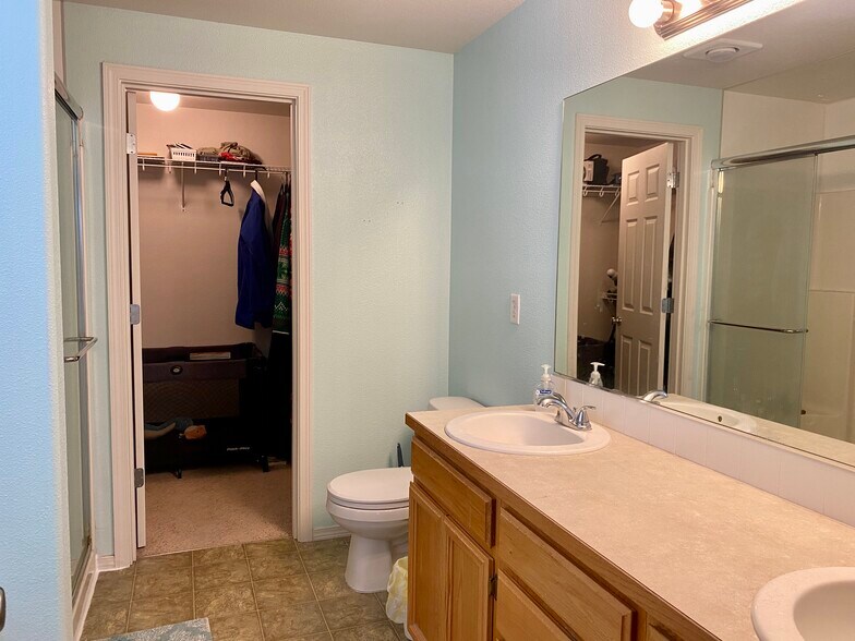 Building Photo - 458 Trout Ave