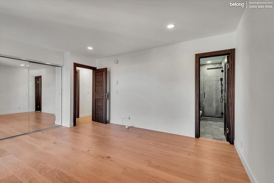 Building Photo - 8650 Gulana Ave