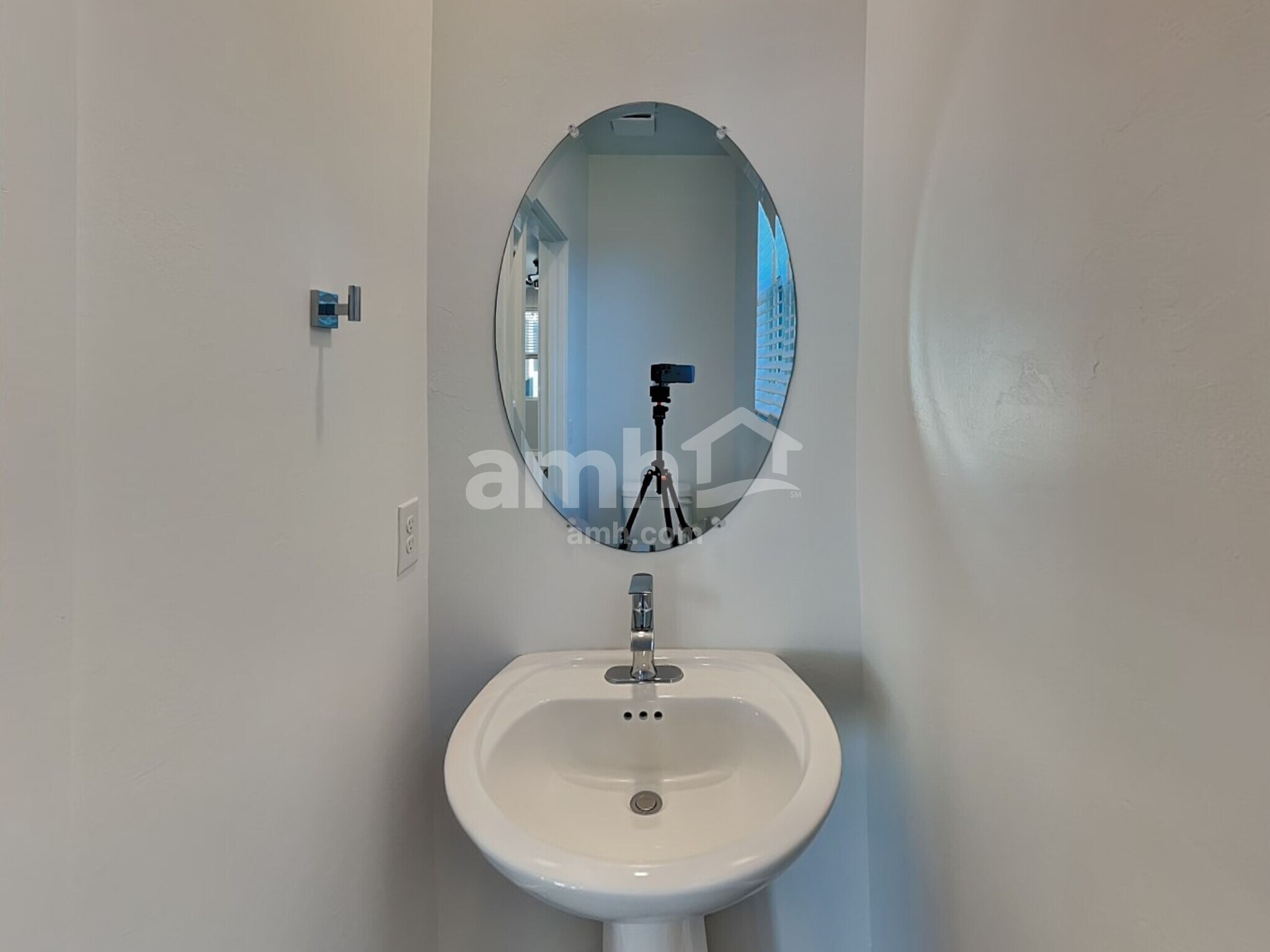 Building Photo - 7340 S Avenida Obelo