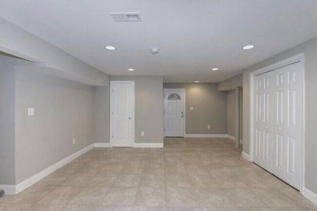 Basement- Separate Entrance - 5108 Bass Pl SE