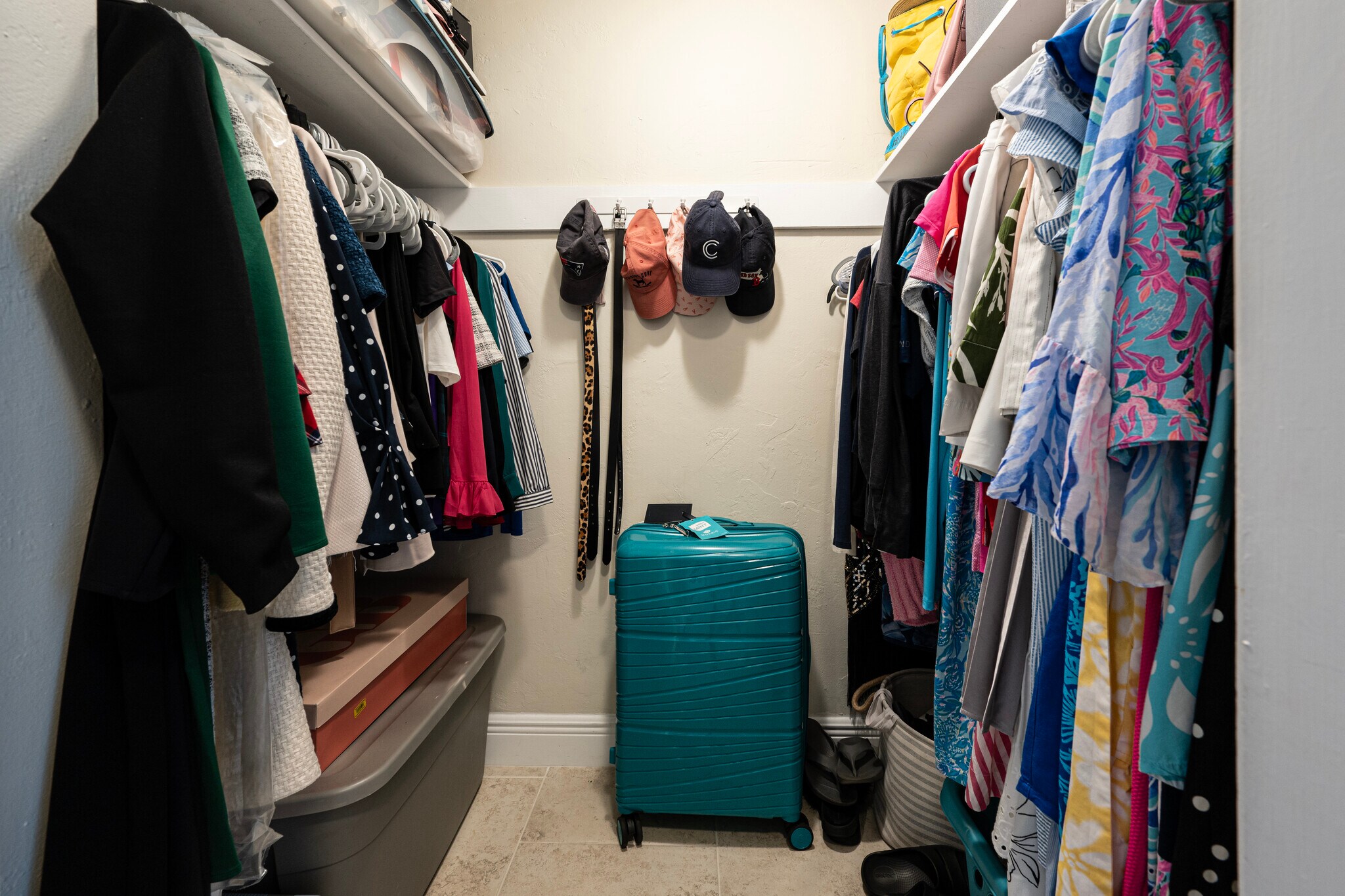 Walk-in Closet - 3700 Galt Ocean Dr