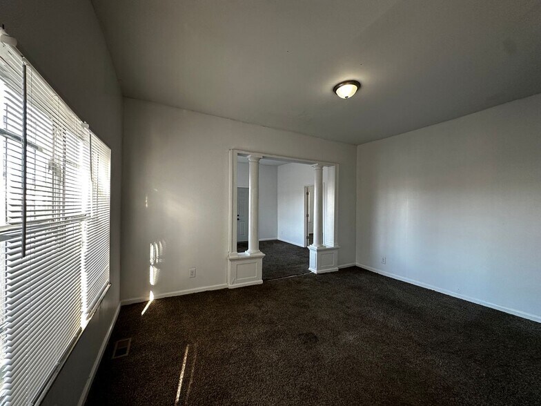 Primary Photo - 432 S Highland Ave