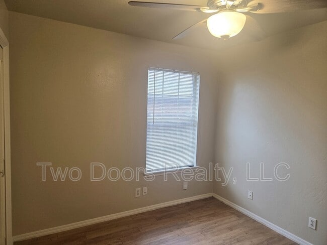 Building Photo - 13820 Oakmond Rd