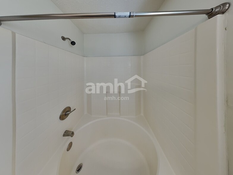 Building Photo - 3408 Ravenel Ct