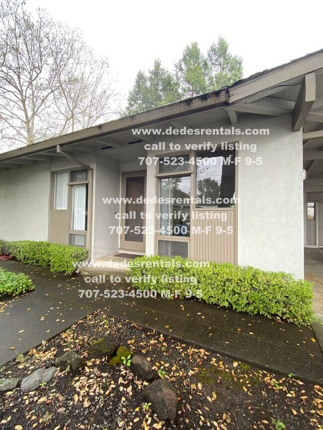 Charming 1950's triplex in Valley! 1322 Summerfield Rd Santa Rosa CA 95405 Apartment