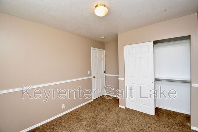 Building Photo - 3061 N 1300 E