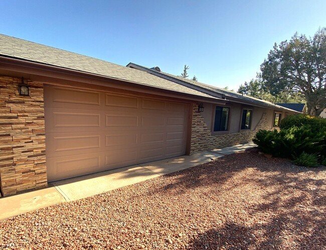 Building Photo - 2285 Sanborn Dr