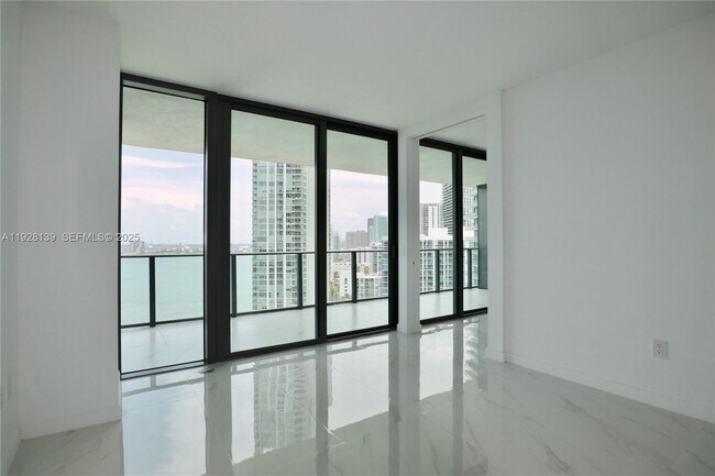 Building Photo - 650 NE 32nd St