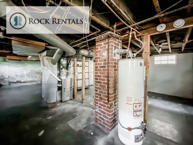 Building Photo - 2 Bed 1 Bath with Basement