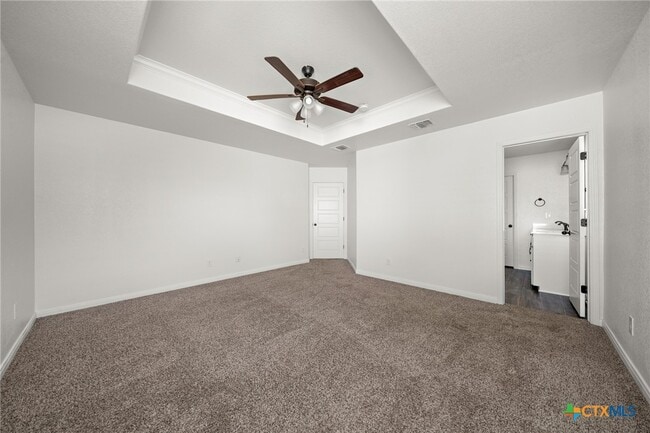 Building Photo - 5301 Primavera Ln