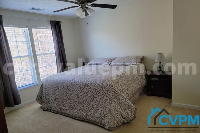 Building Photo - 8511 Pine Meadows Dr