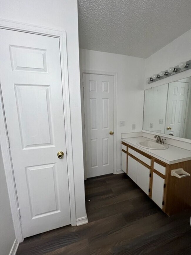 Building Photo - *COMING JULY* Easy Living! 2BR/1.5BA with Garage & Lawn Care Included *No Pets*