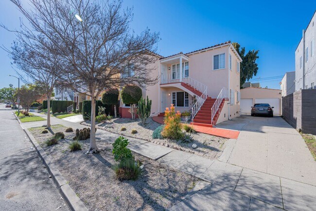Building Photo - 1429 S Curson Ave