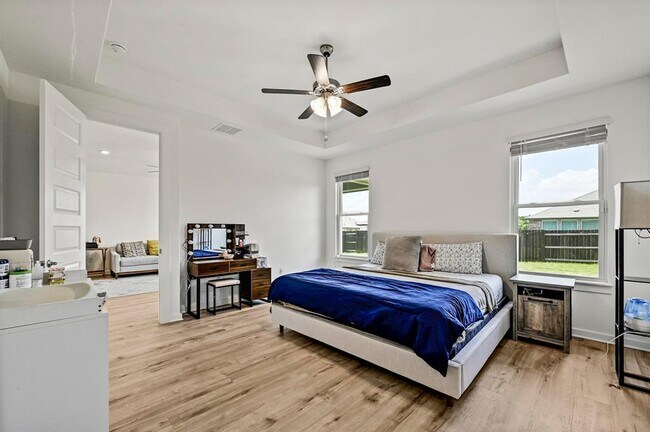 Building Photo - 2037 Wilsons Warbler Dr