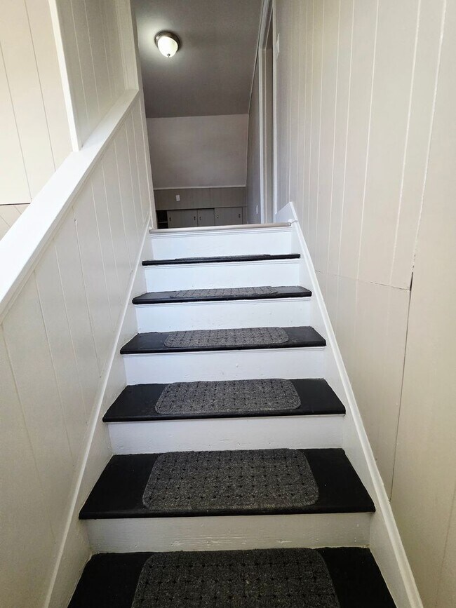 Building Photo - 20 Walnut St