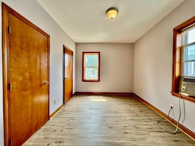 Building Photo - 7 Rawson Rd