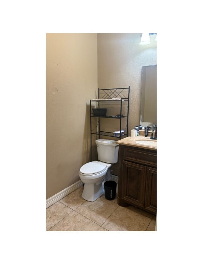 Building Photo - 2433 Duncan Dr