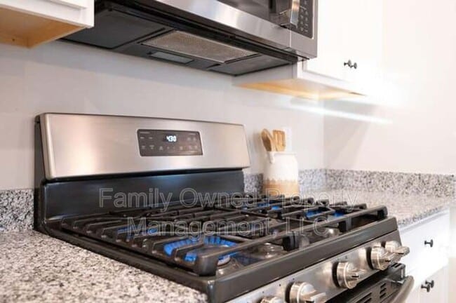 Building Photo - 225 Whirlaway Dr