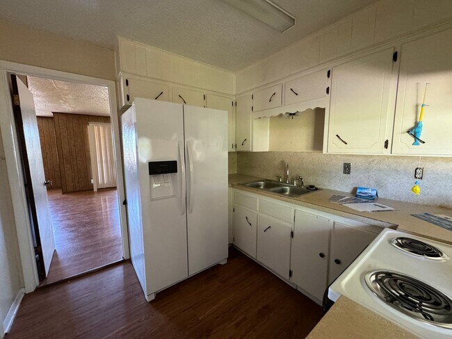 Building Photo - 1526 Leader Dr