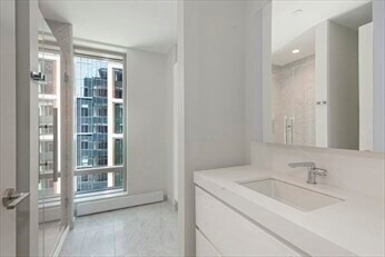 Building Photo - 135 Seaport Blvd