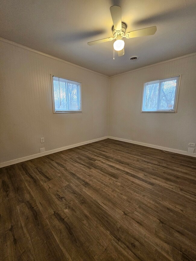 Building Photo - 6301 E 3rd Ave