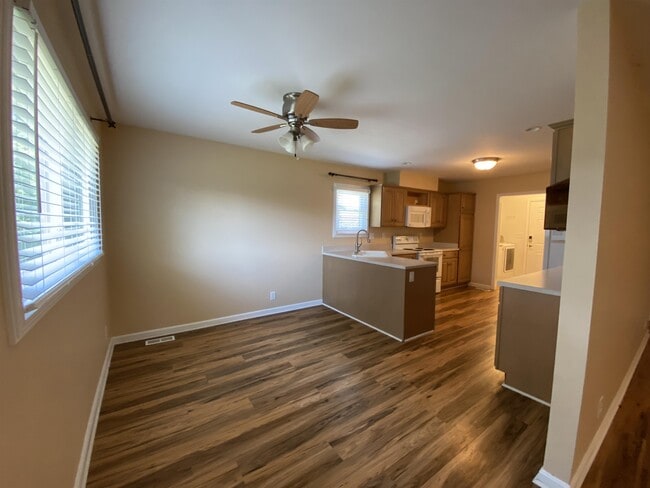 Building Photo - 7424 Crawfordshire Ln