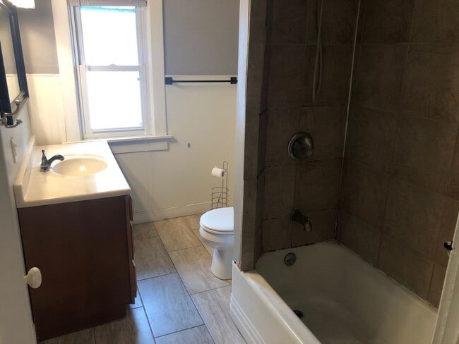 Building Photo - JUNE move in, 6BR house