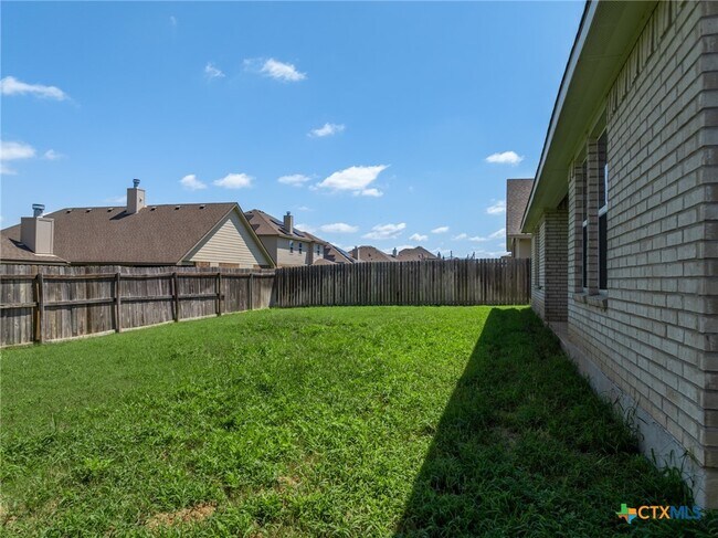 Building Photo - 6117 Verde Dr