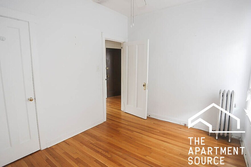 Building Photo - 5107 N Winchester Ave